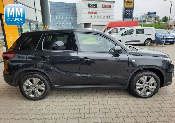 Suzuki Vitara cena 90700 przebieg: 16600, rok produkcji 2023 z Ropczyce małe 352